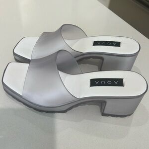 AQUA Bloomingdale’s Womens Clear 1" Platform Treaded Jelly Square Toe Slip On